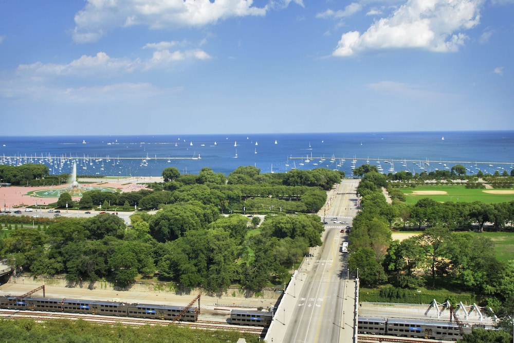 Hilton Chicago — Attractions in the area in Chicago, Illinois