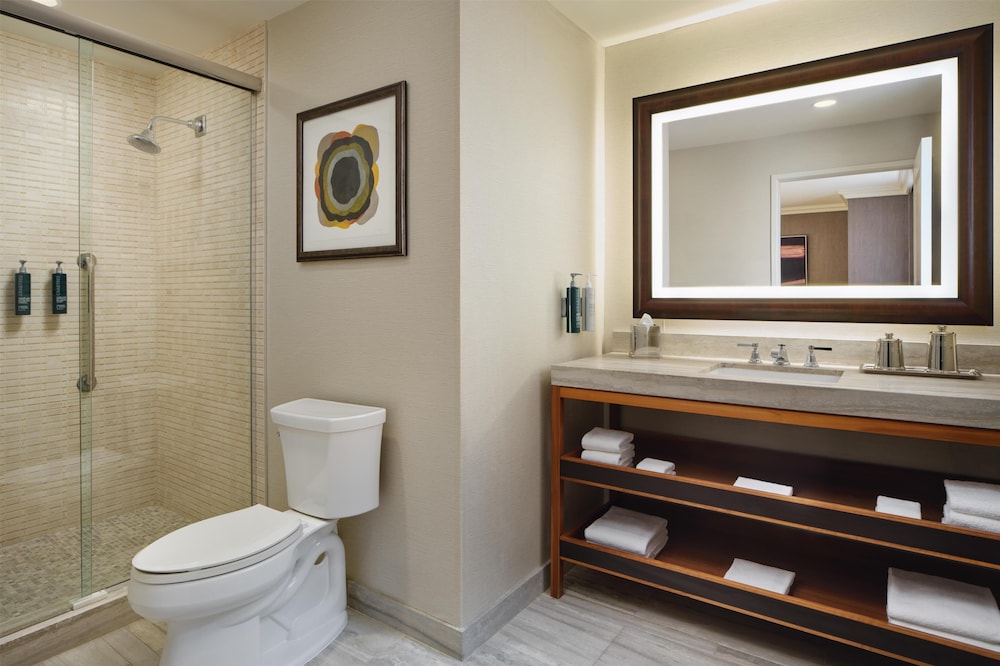 Hilton Chicago — Hotel rooms in Chicago, Illinois