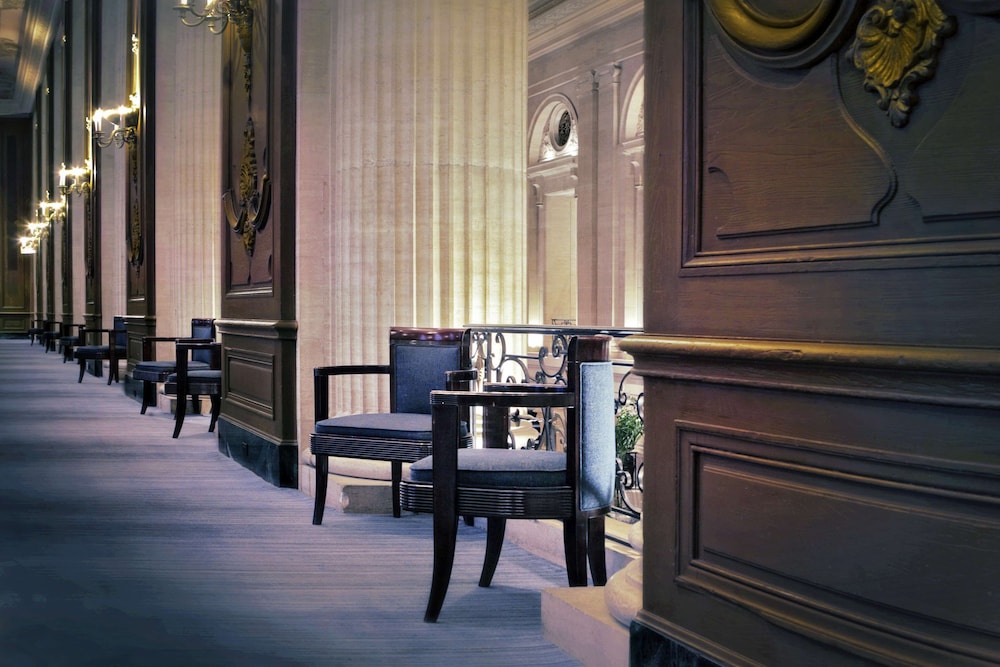 Hilton Chicago — Hotel building in Chicago, Illinois