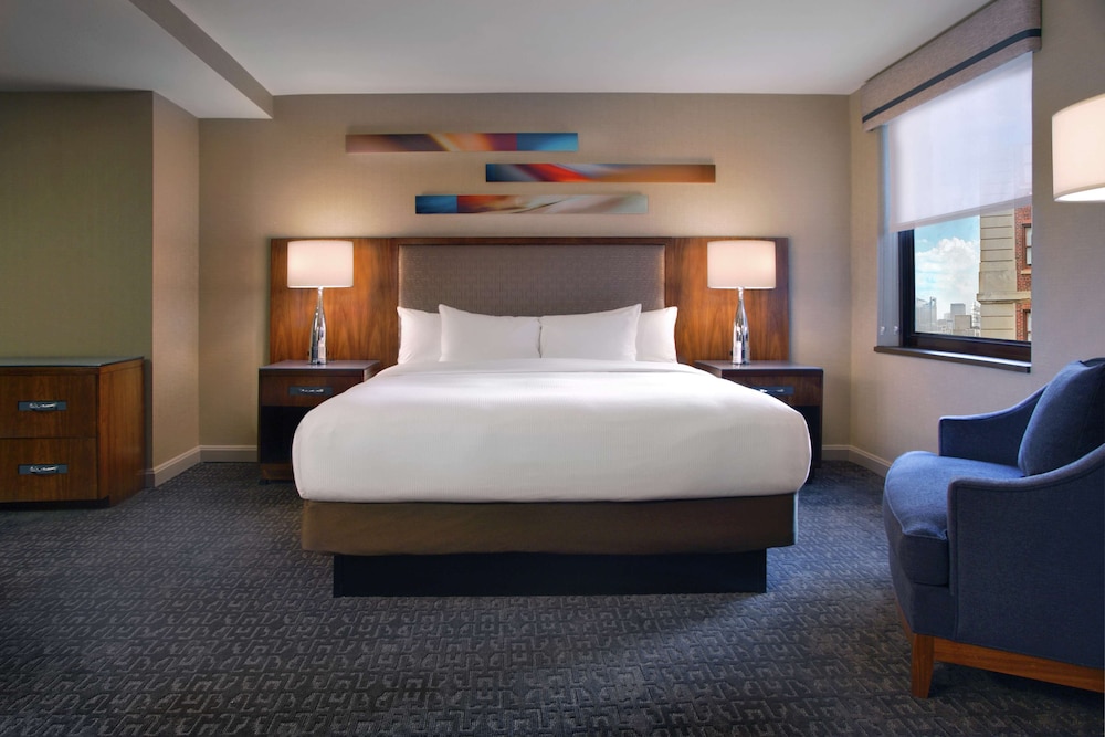 Hilton Chicago — Hotel rooms in Chicago, Illinois