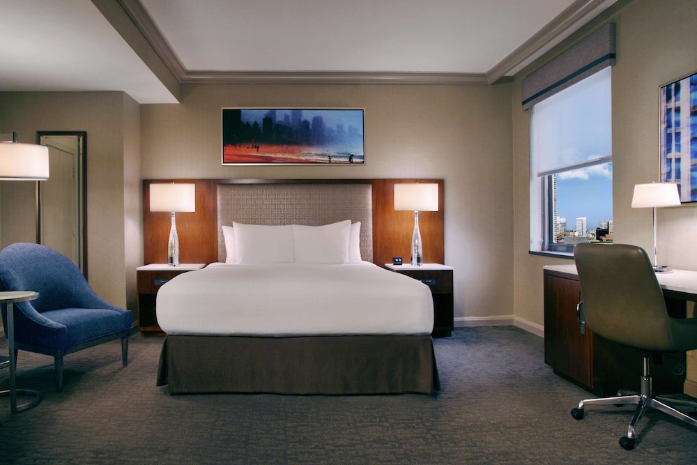 Hilton Chicago — Hotel rooms in Chicago, Illinois