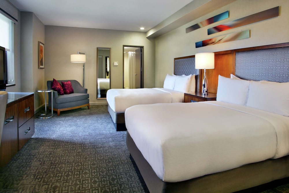 Hilton Chicago — Hotel rooms in Chicago, Illinois