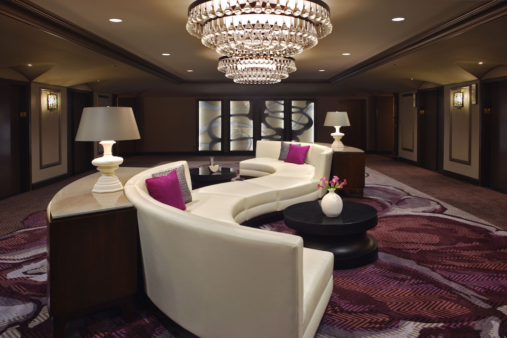 Hilton Chicago — Hotel building in Chicago, Illinois