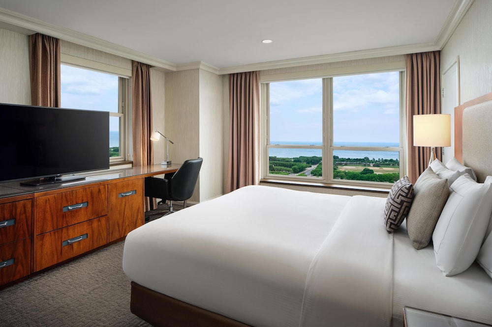 Hilton Chicago — Hotel rooms in Chicago, Illinois