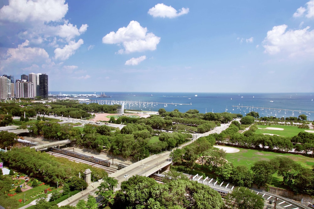 Hilton Chicago — Attractions in the area in Chicago, Illinois