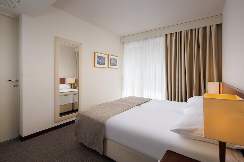 Hotel Albatros Plava Laguna — Hotel rooms in Poreč, Istria