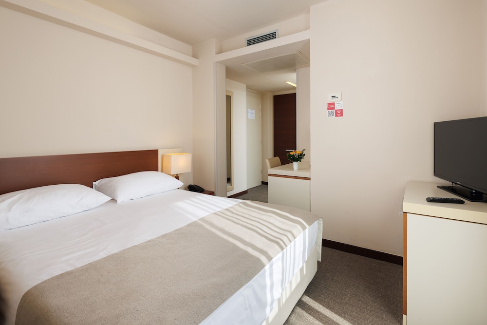 Hotel Albatros Plava Laguna — Hotel rooms in Poreč, Istria