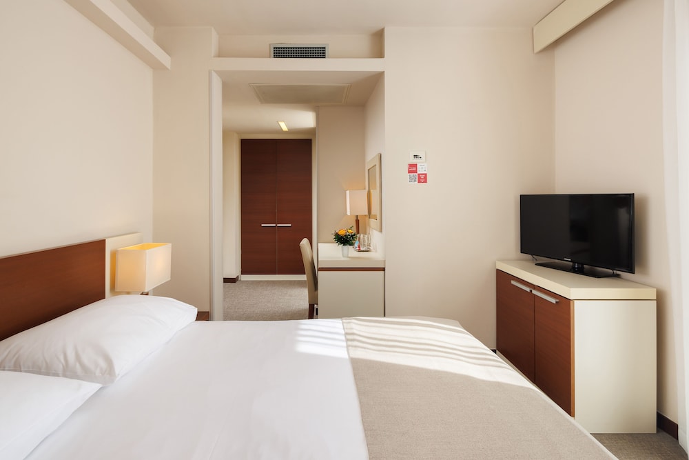 Hotel Albatros Plava Laguna — Hotel rooms in Poreč, Istria