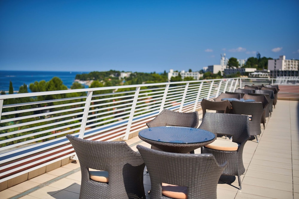 Hotel Albatros Plava Laguna — Restaurant & bars in Poreč, Istria