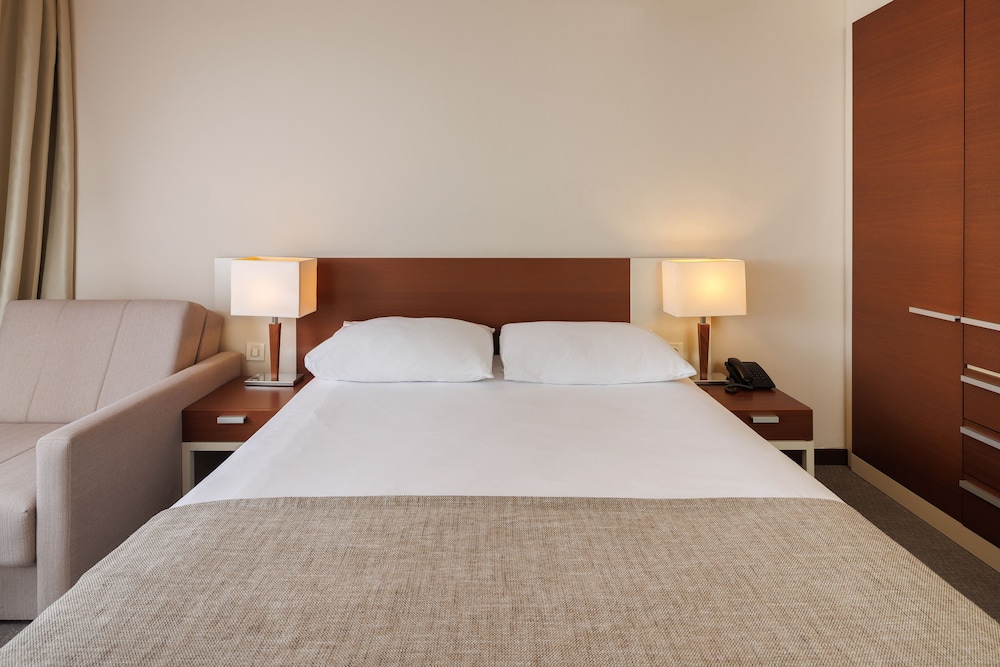 Hotel Albatros Plava Laguna — Hotel rooms in Poreč, Istria