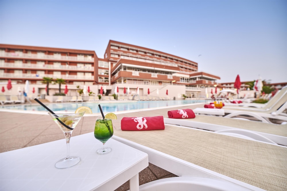 Hotel Albatros Plava Laguna — Swimming pool in Poreč, Istria