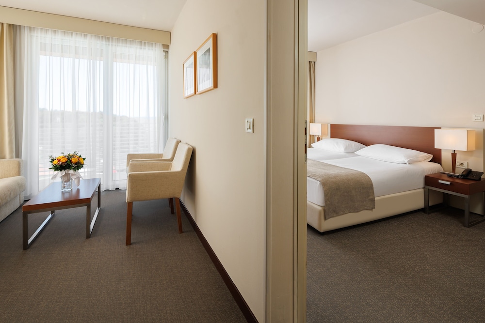 Hotel Albatros Plava Laguna — Hotel rooms in Poreč, Istria