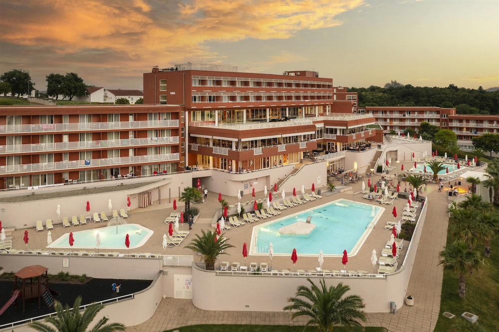 Hotel Albatros Plava Laguna — Hotel building in Poreč, Istria