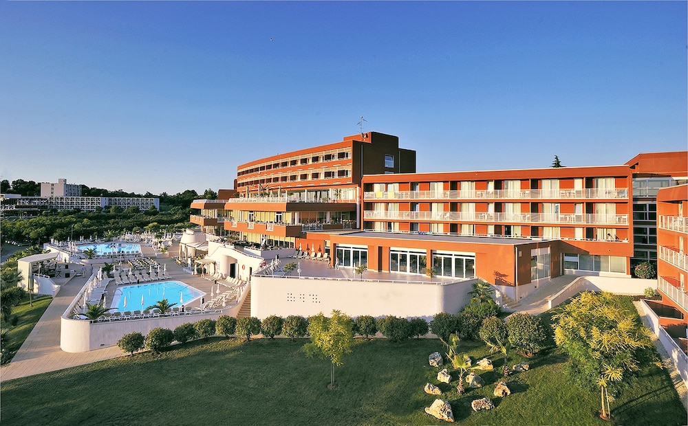 Hotel Albatros Plava Laguna — Hotel building in Poreč, Istria