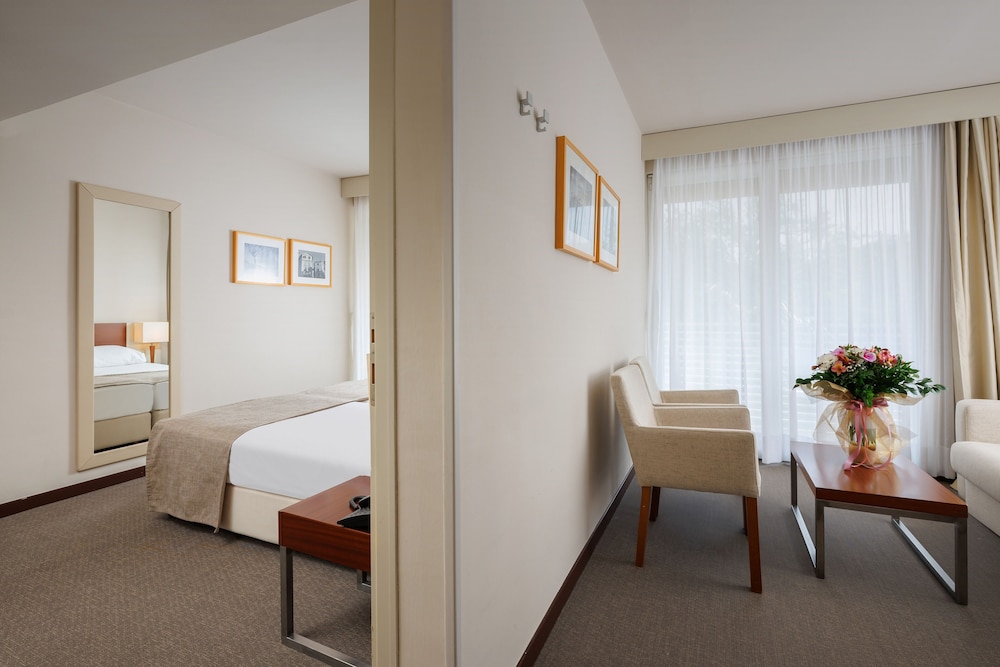 Hotel Albatros Plava Laguna — Hotel rooms in Poreč, Istria