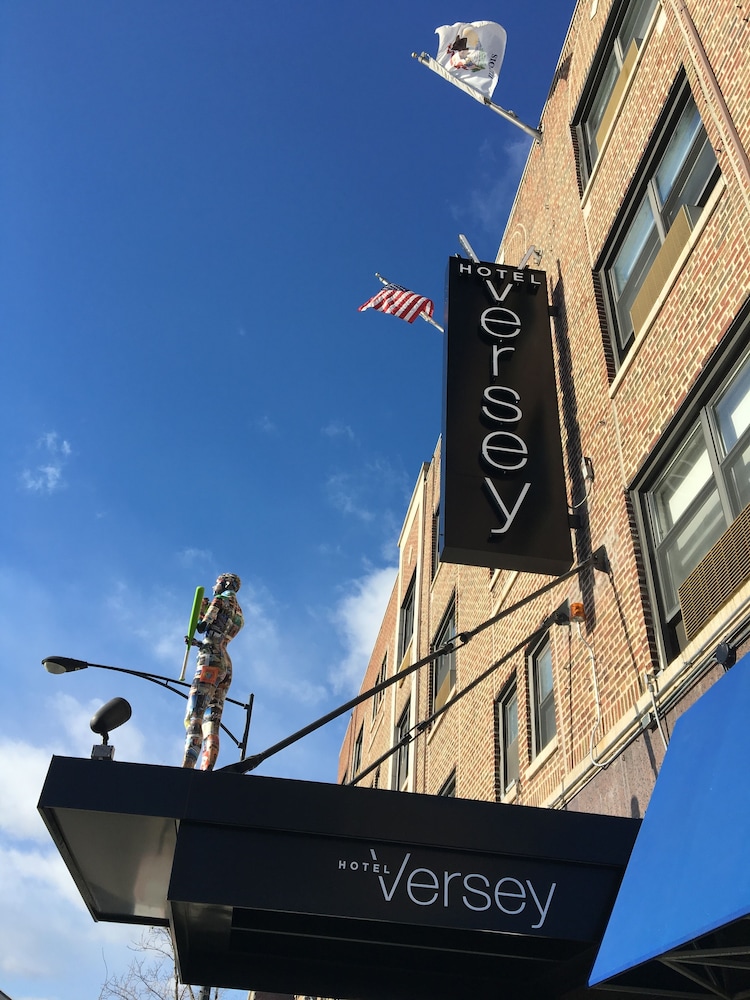 Hotel Versey Chicago Lincoln Park — Hotel building in Chicago, Illinois