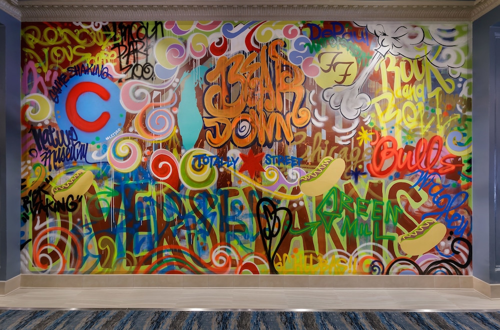 Hotel Versey Chicago Lincoln Park — Restaurant & bars in Chicago, Illinois