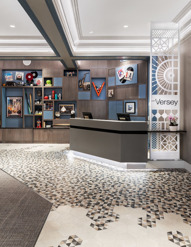 Hotel Versey Chicago Lincoln Park — Hotel building in Chicago, Illinois