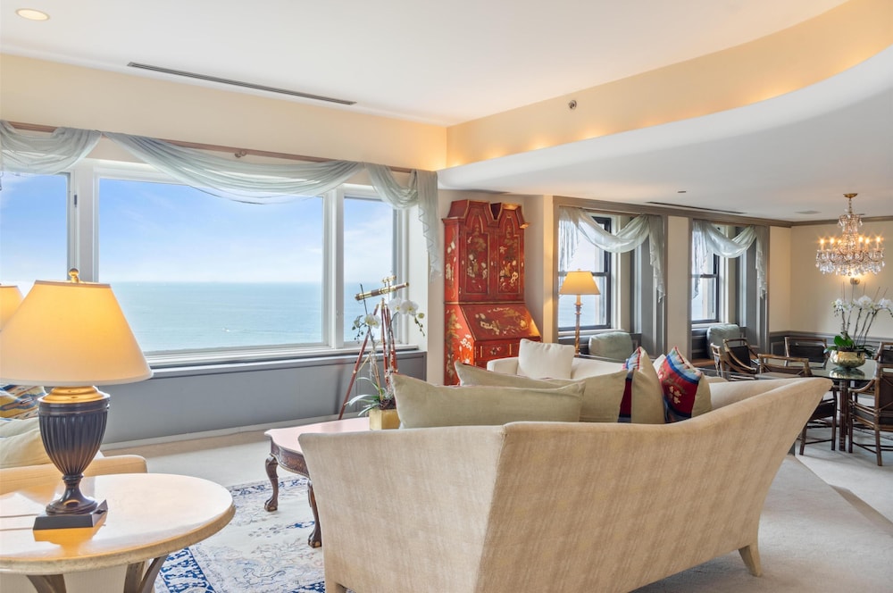 The Drake — Hotel rooms in Chicago, Illinois