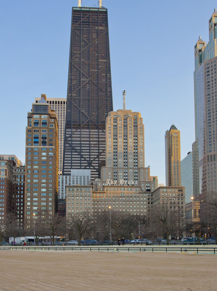 The Drake — Attractions in the area in Chicago, Illinois