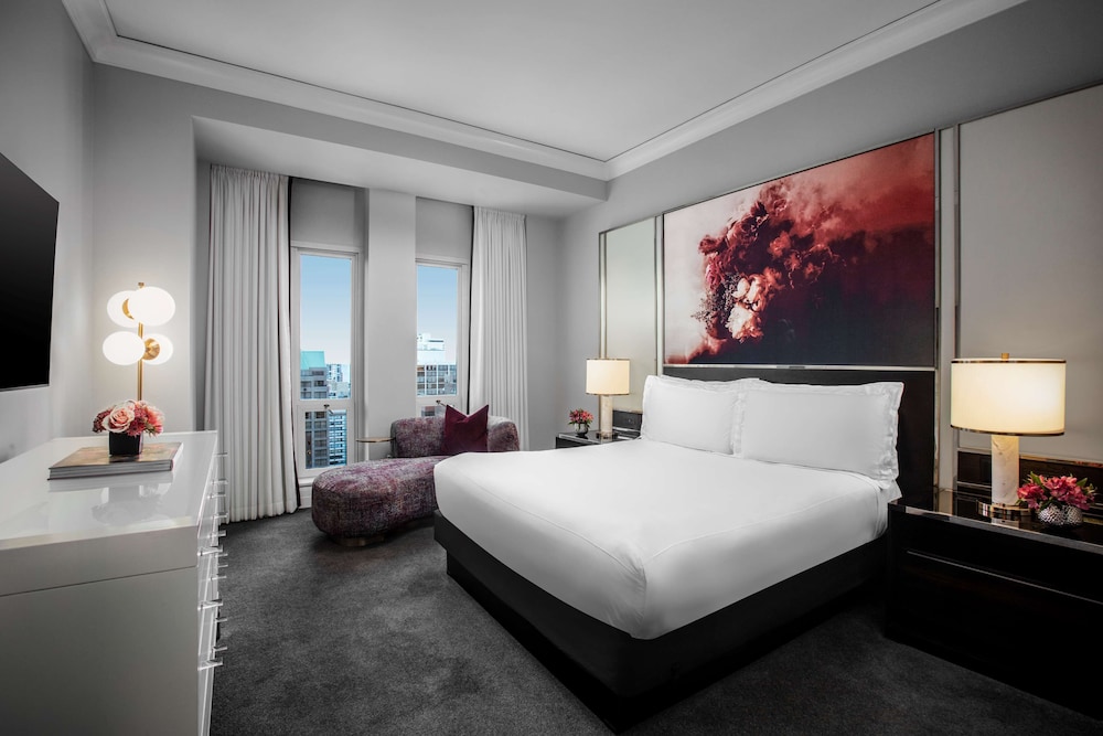 Waldorf Astoria Chicago — Hotel rooms in Chicago, Illinois