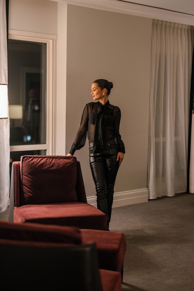 Waldorf Astoria Chicago — Hotel rooms in Chicago, Illinois