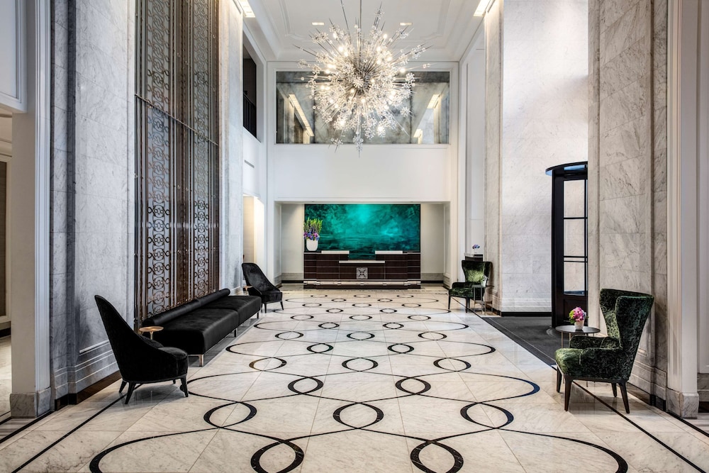 Waldorf Astoria Chicago — Hotel building in Chicago, Illinois