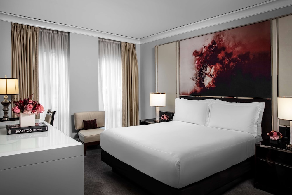 Waldorf Astoria Chicago — Hotel rooms in Chicago, Illinois