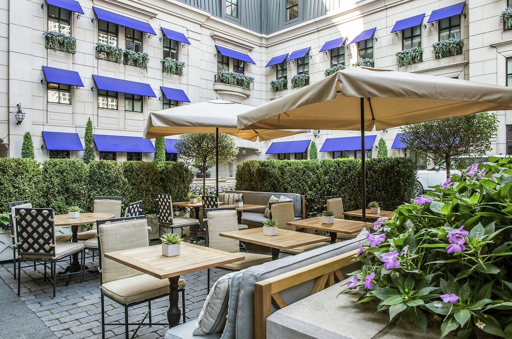 Waldorf Astoria Chicago — Restaurant & bars in Chicago, Illinois