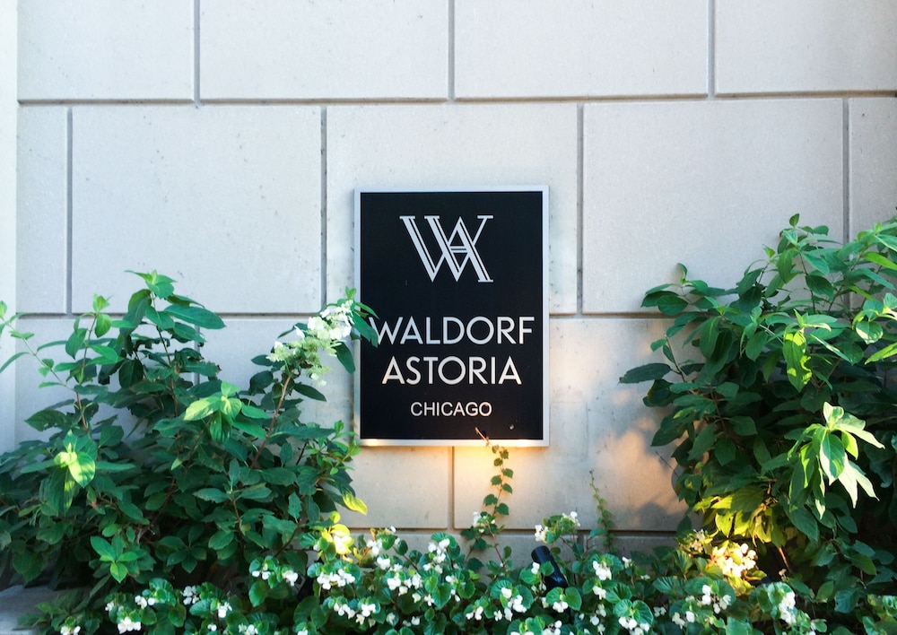 Waldorf Astoria Chicago — Hotel building in Chicago, Illinois
