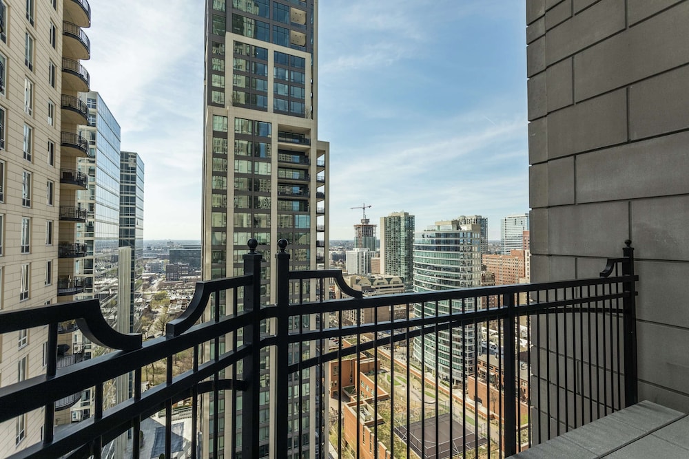 Waldorf Astoria Chicago — Attractions in the area in Chicago, Illinois