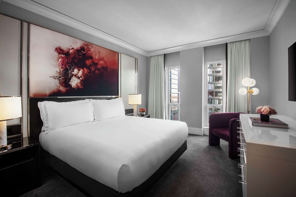 Waldorf Astoria Chicago — Hotel rooms in Chicago, Illinois