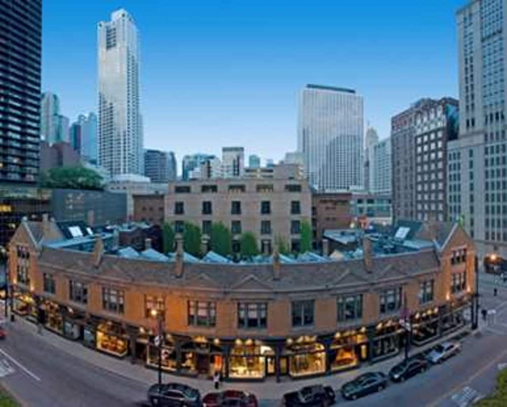 Embassy Suites by Hilton Chicago Downtown River North — Attractions in the area in Chicago, Illinois