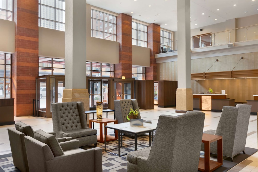 Embassy Suites by Hilton Chicago Downtown River North — Hotel building in Chicago, Illinois