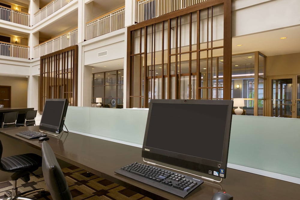 Embassy Suites by Hilton Chicago Downtown River North — Hotel building in Chicago, Illinois