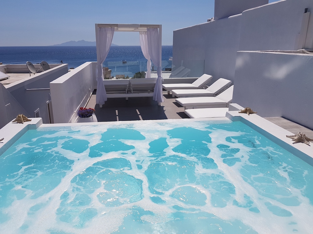 Casa Bella — Swimming pool in Kamari, South Aegean
