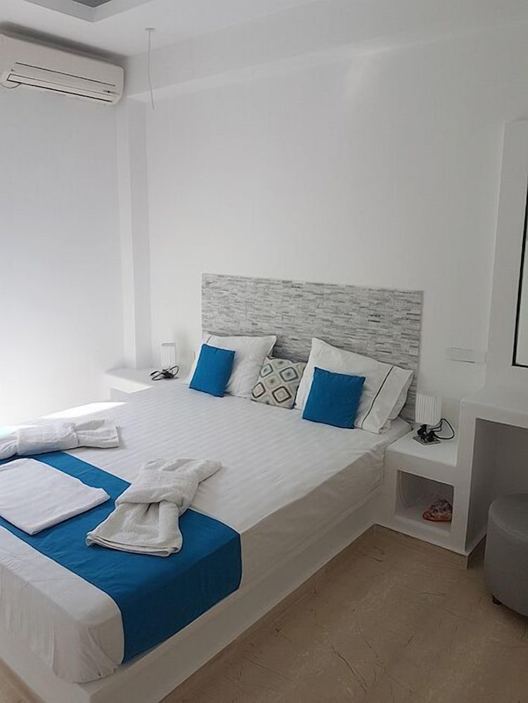 Casa Bella — Hotel rooms in Kamari, South Aegean