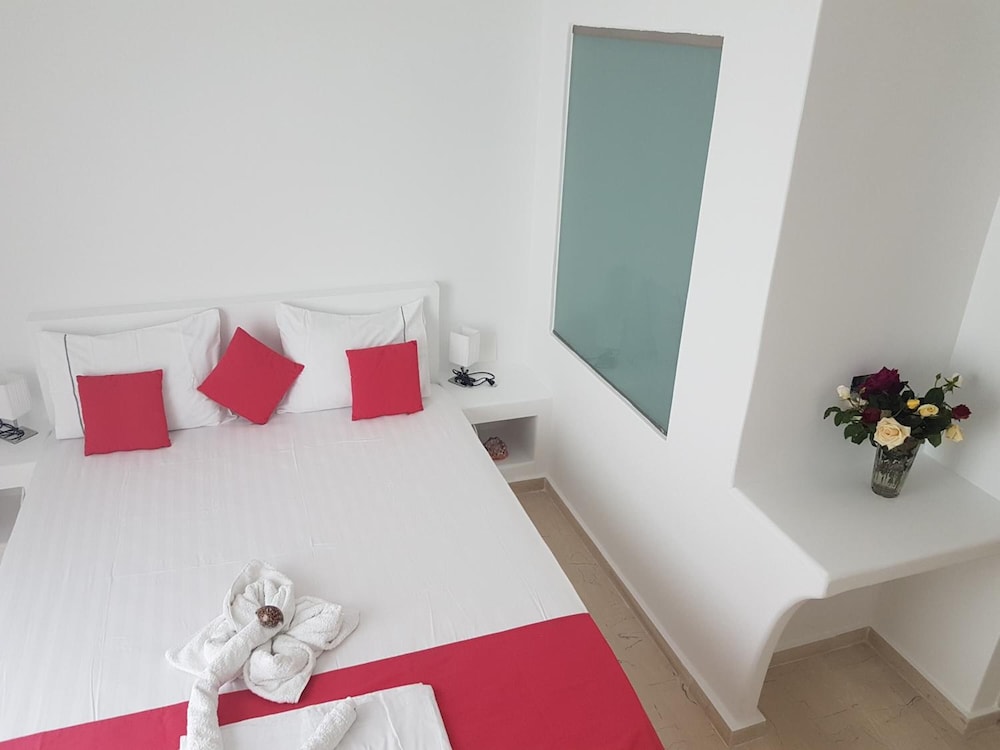 Casa Bella — Hotel rooms in Kamari, South Aegean