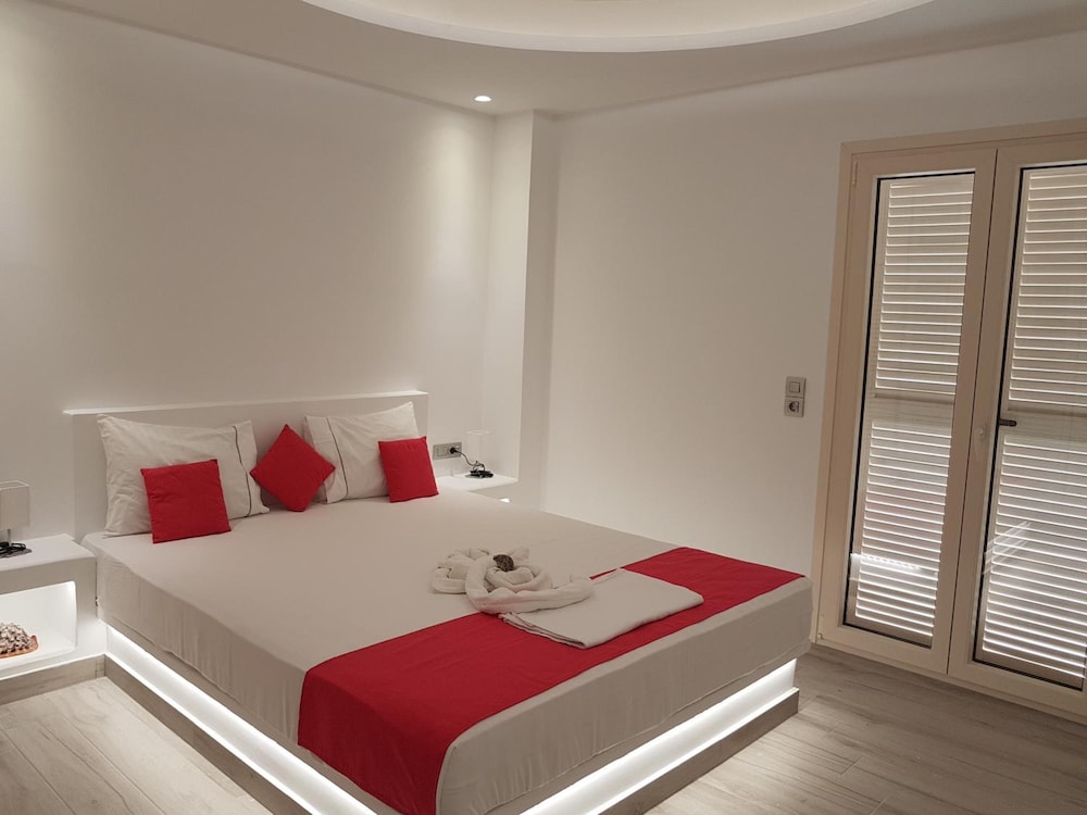 Casa Bella — Hotel rooms in Kamari, South Aegean