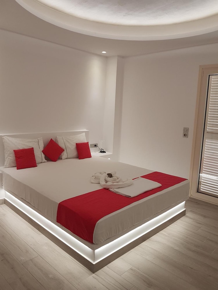 Casa Bella — Hotel rooms in Kamari, South Aegean