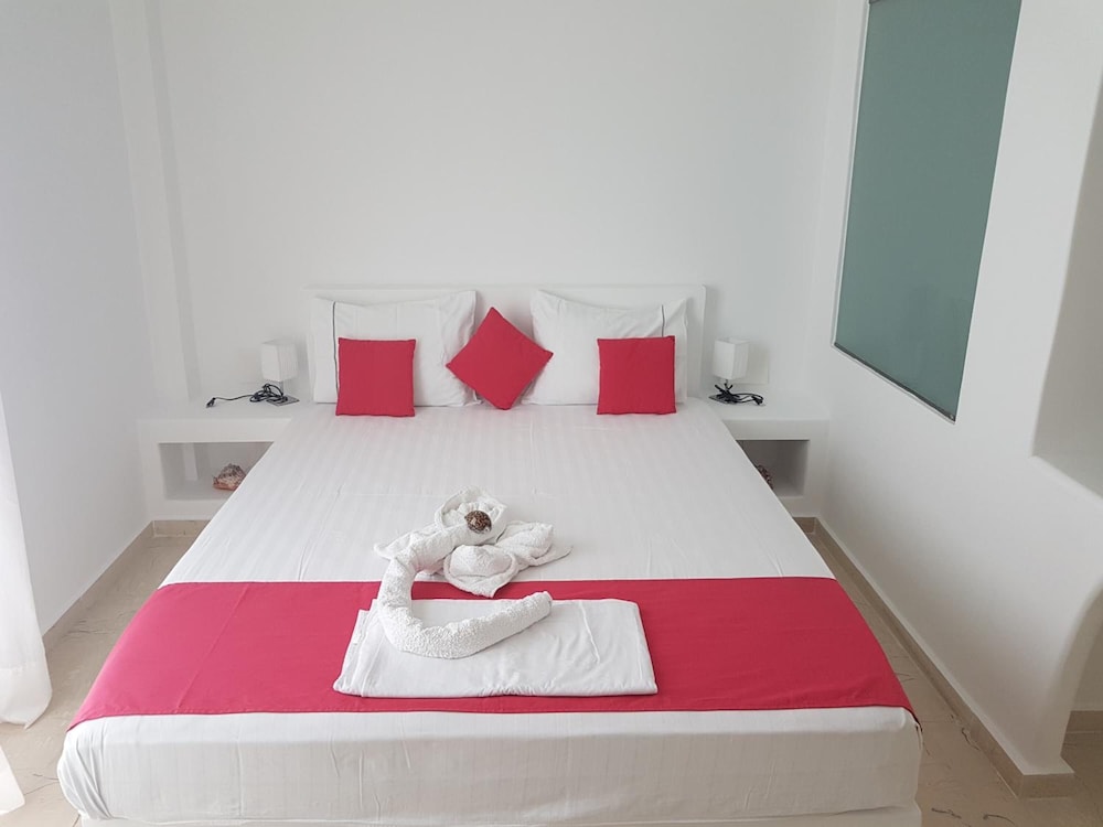 Casa Bella — Hotel rooms in Kamari, South Aegean