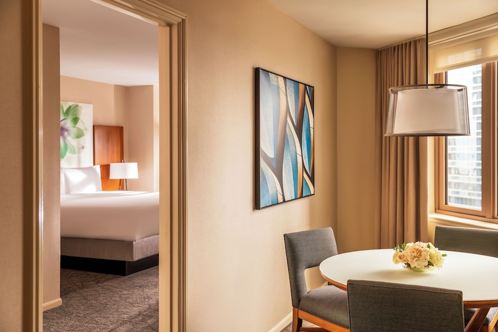 Fairmont Chicago at Millennium Park — Hotel rooms in Chicago, Illinois