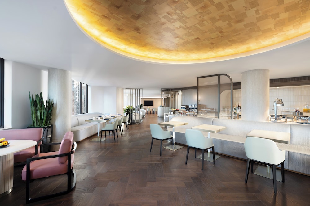 Fairmont Chicago at Millennium Park — Restaurant & bars in Chicago, Illinois