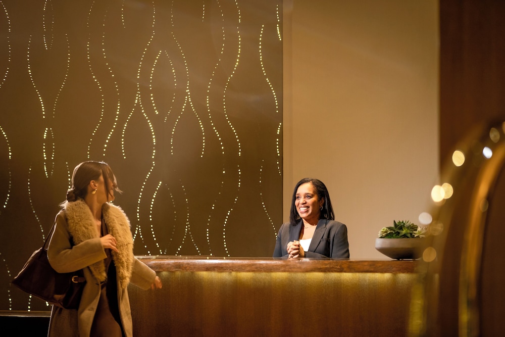 Fairmont Chicago at Millennium Park — Hotel building in Chicago, Illinois