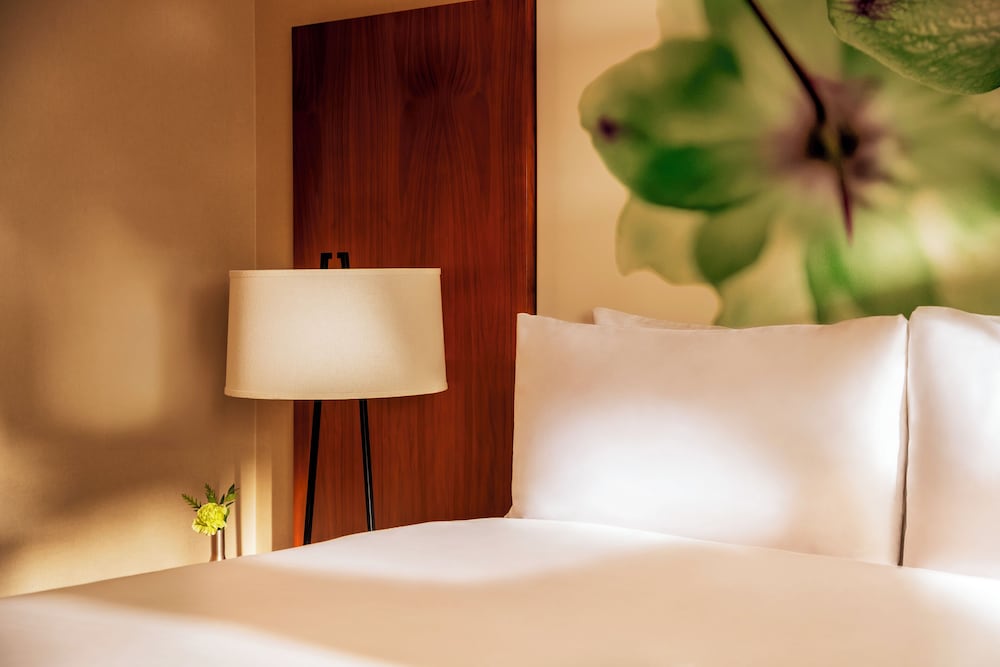 Fairmont Chicago at Millennium Park — Hotel rooms in Chicago, Illinois