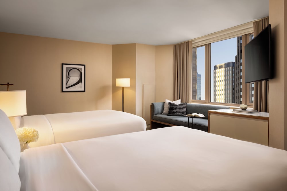 Fairmont Chicago at Millennium Park — Hotel rooms in Chicago, Illinois