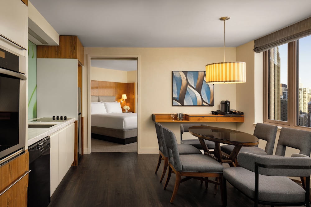 Fairmont Chicago at Millennium Park — Hotel rooms in Chicago, Illinois