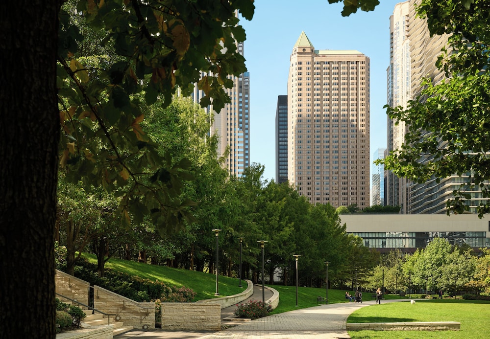 Fairmont Chicago at Millennium Park — Attractions in the area in Chicago, Illinois