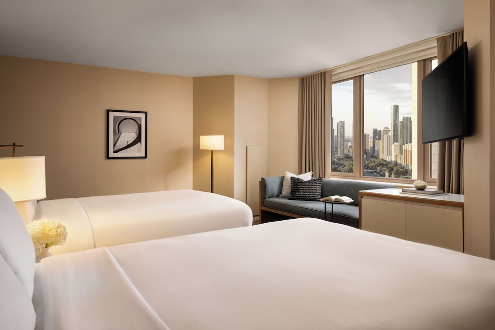 Fairmont Chicago at Millennium Park — Hotel rooms in Chicago, Illinois