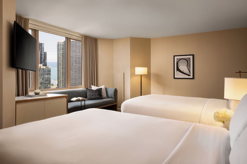 Fairmont Chicago at Millennium Park — Hotel rooms in Chicago, Illinois